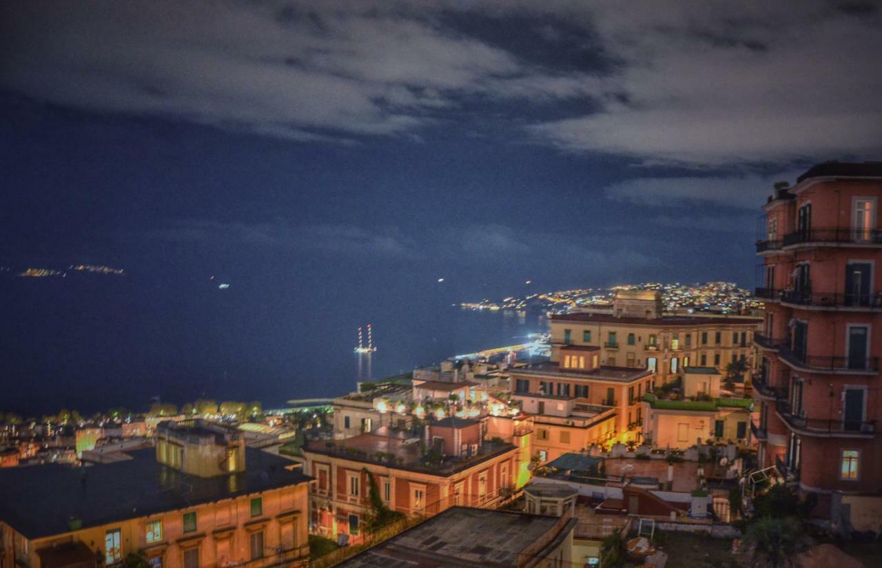 Appartamento Panoramico "Il Glicine" Naples Luaran gambar