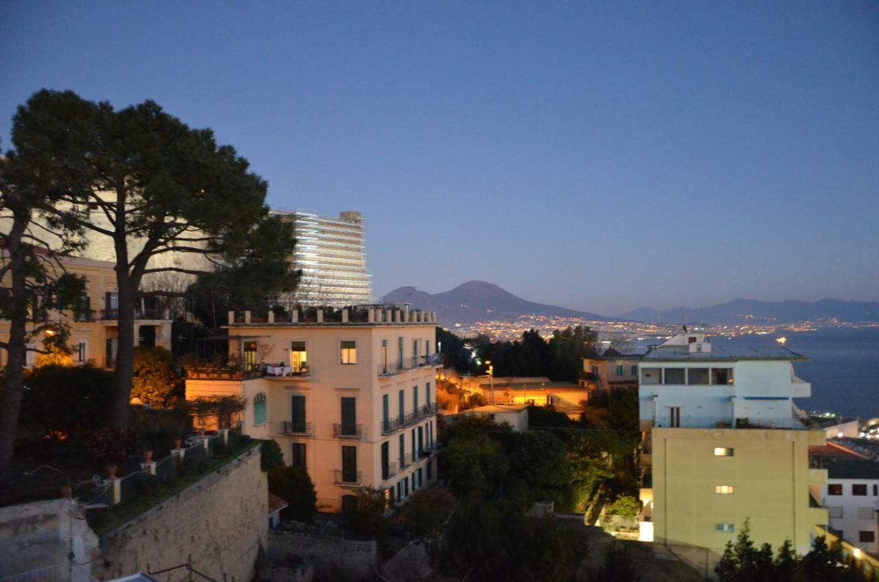 Appartamento Panoramico "Il Glicine" Naples Luaran gambar