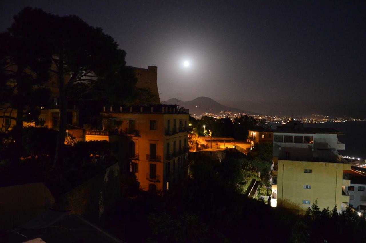 Appartamento Panoramico "Il Glicine" Naples Luaran gambar