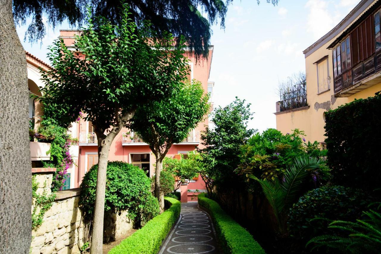 Appartamento Panoramico "Il Glicine" Naples Luaran gambar