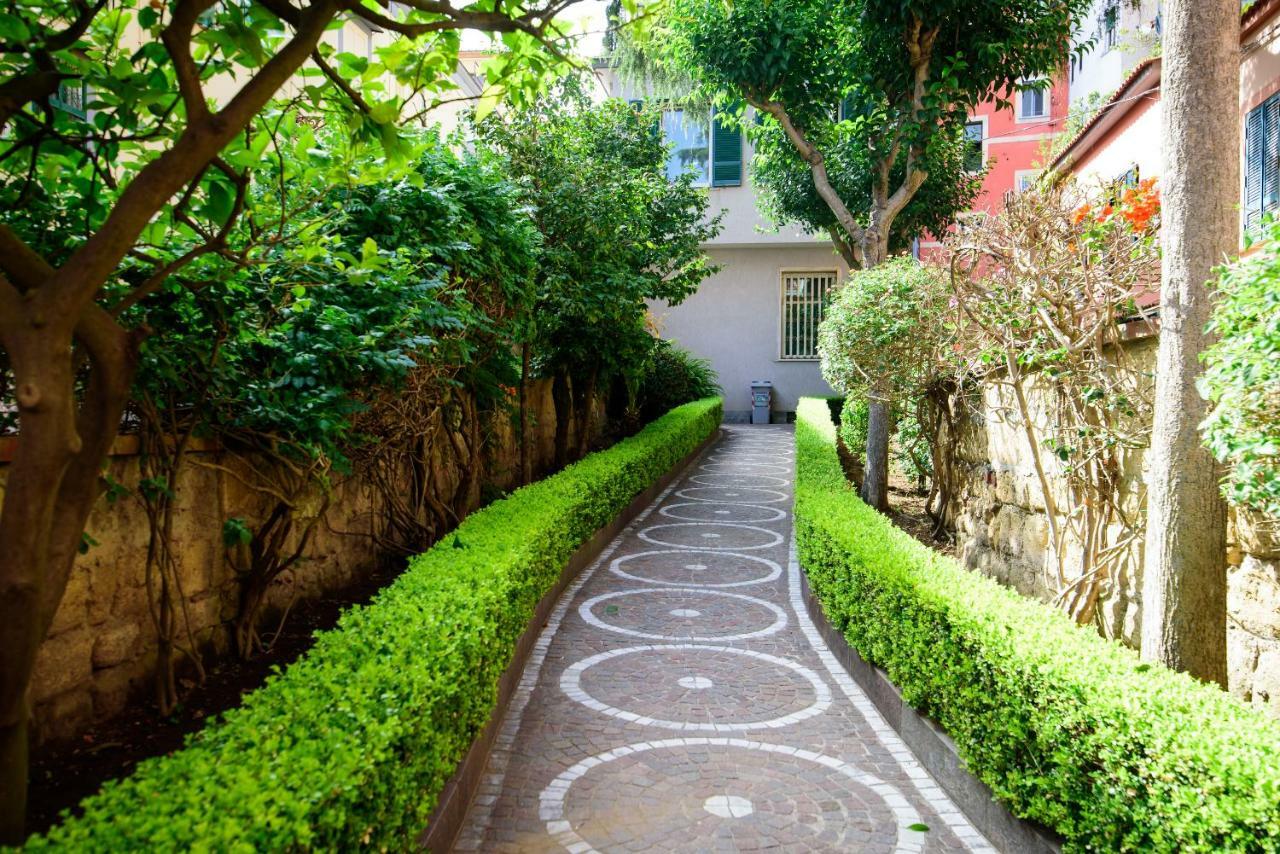 Appartamento Panoramico "Il Glicine" Naples Luaran gambar