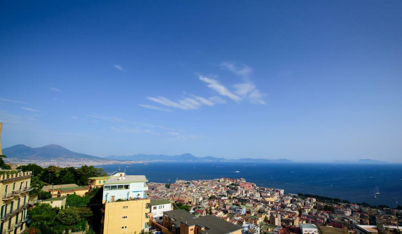 Appartamento Panoramico "Il Glicine" Naples Luaran gambar