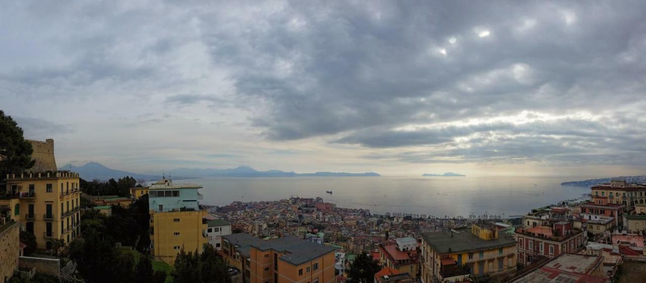 Appartamento Panoramico "Il Glicine" Naples Luaran gambar