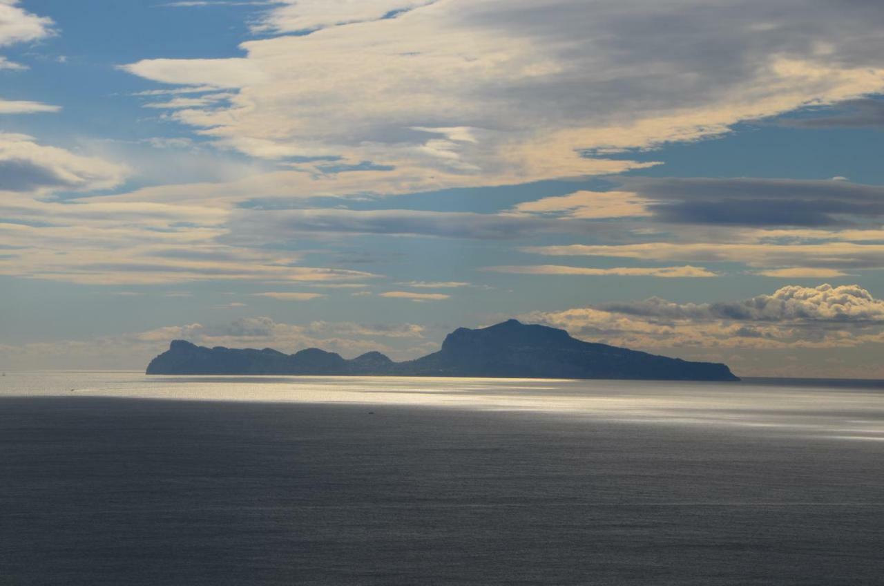 Appartamento Panoramico "Il Glicine" Naples Luaran gambar