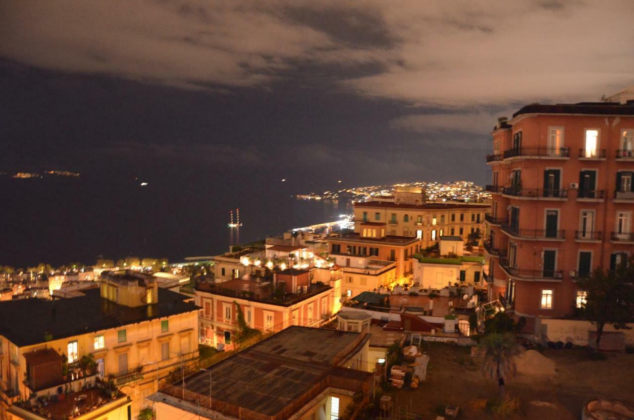 Appartamento Panoramico "Il Glicine" Naples Luaran gambar