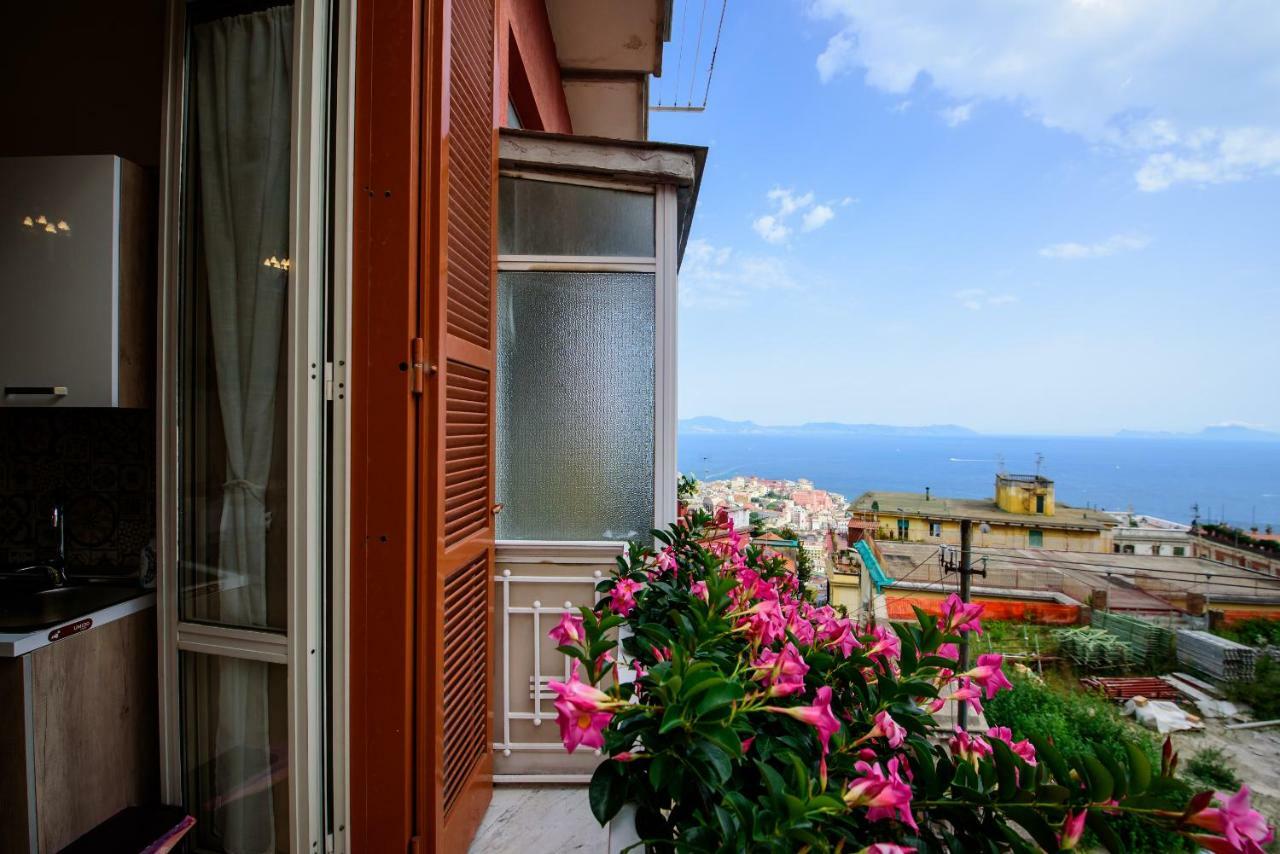 Appartamento Panoramico "Il Glicine" Naples Luaran gambar