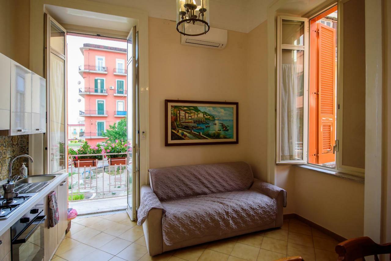Appartamento Panoramico "Il Glicine" Naples Luaran gambar