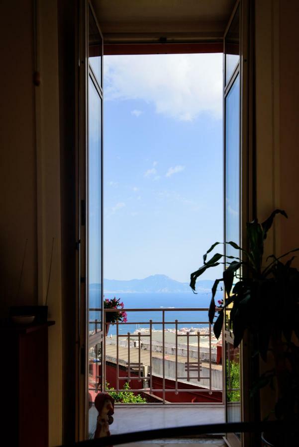 Appartamento Panoramico "Il Glicine" Naples Luaran gambar